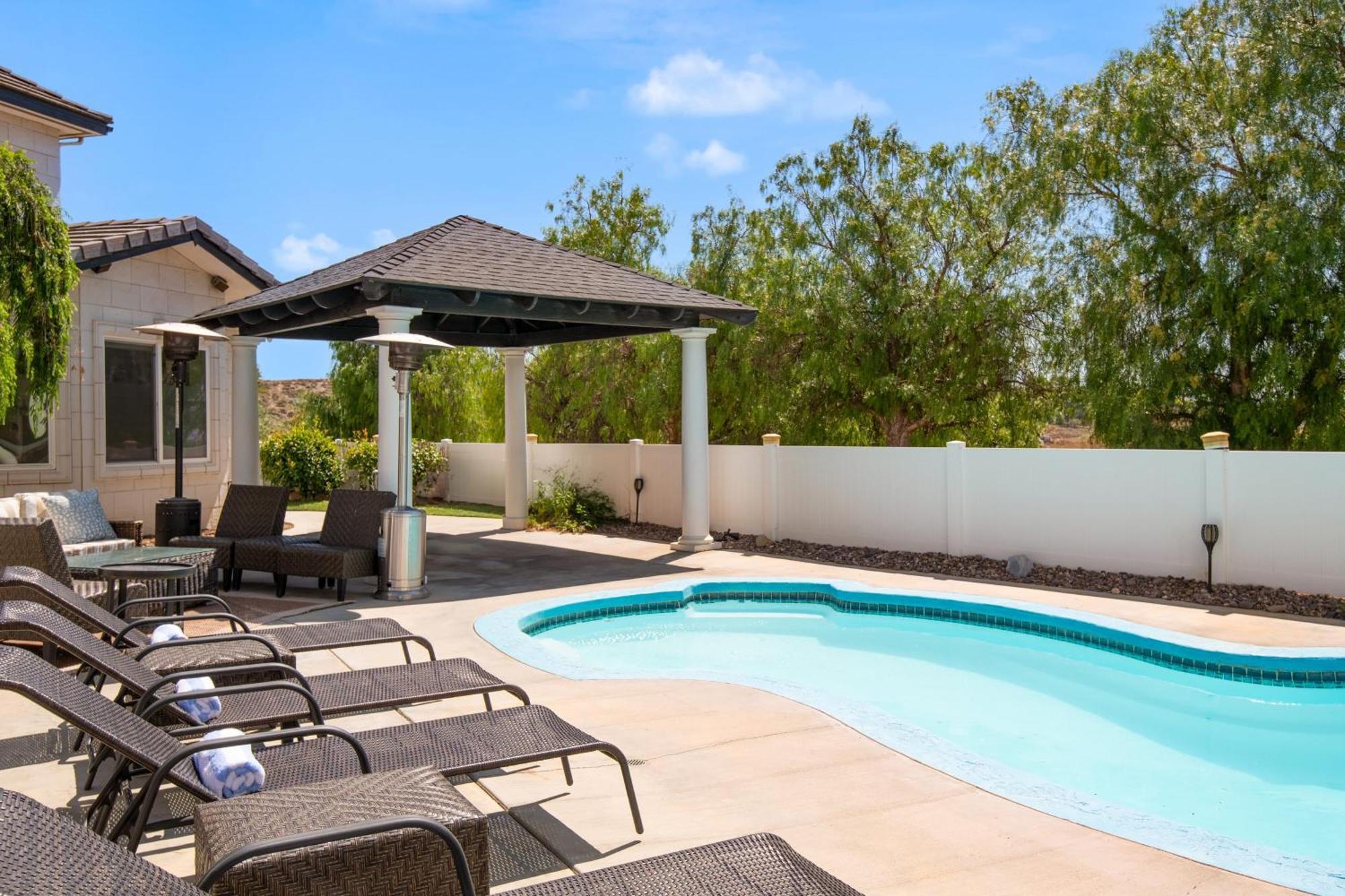 Grand Contento By Avantstay Extraordinary Estate W Pool Hot Tub Movie Room Temecula Esterno foto