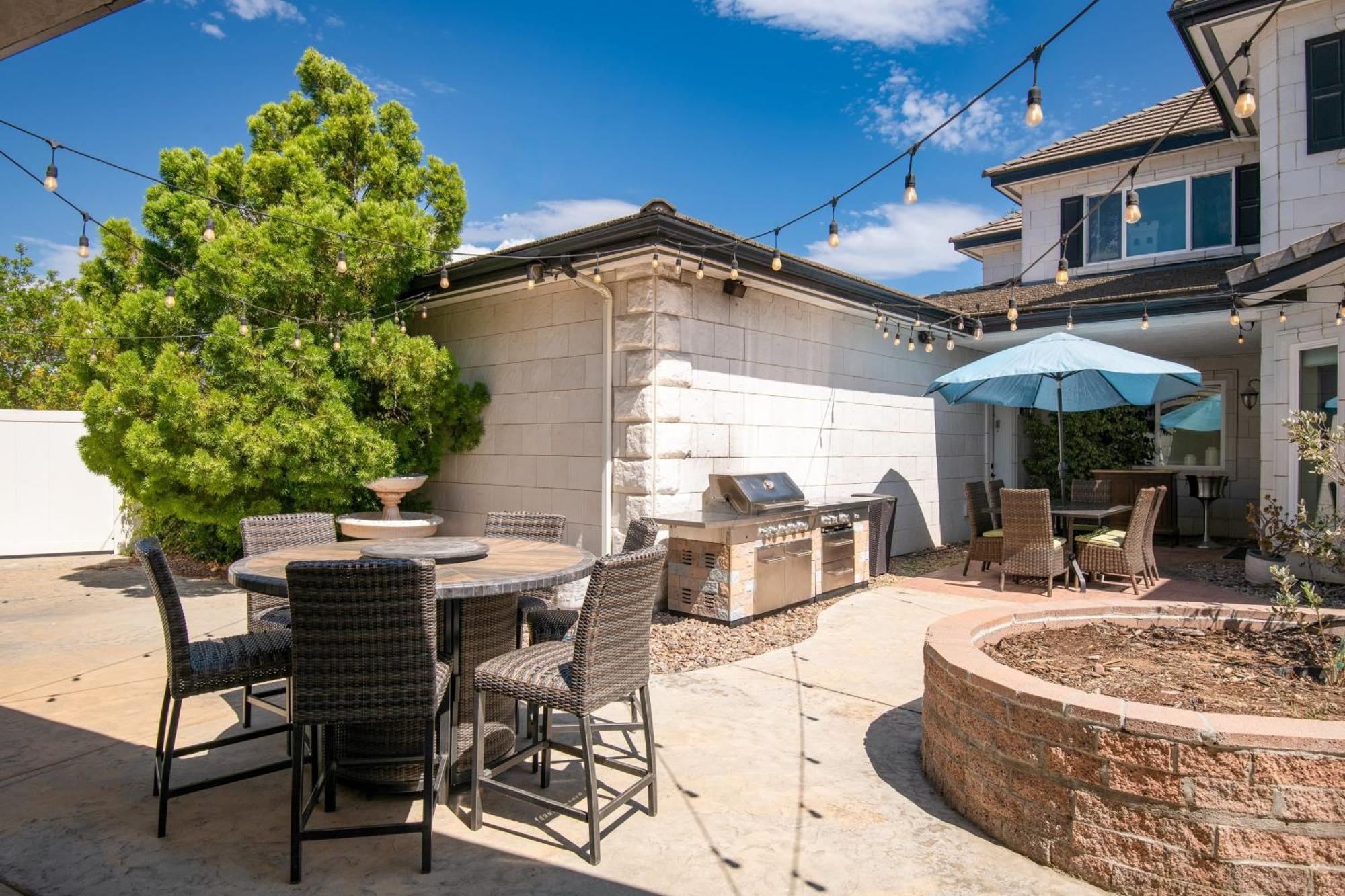 Grand Contento By Avantstay Extraordinary Estate W Pool Hot Tub Movie Room Temecula Esterno foto