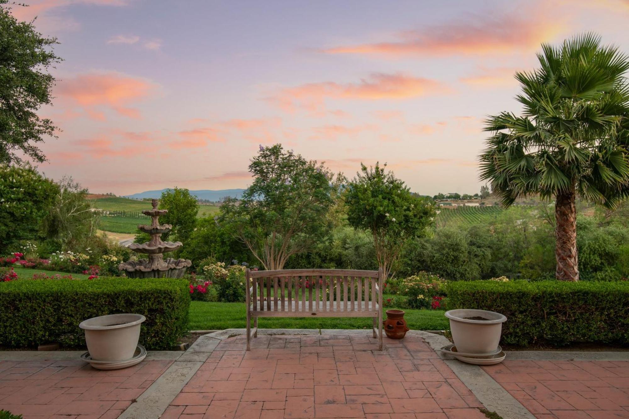 Grand Contento By Avantstay Extraordinary Estate W Pool Hot Tub Movie Room Temecula Esterno foto